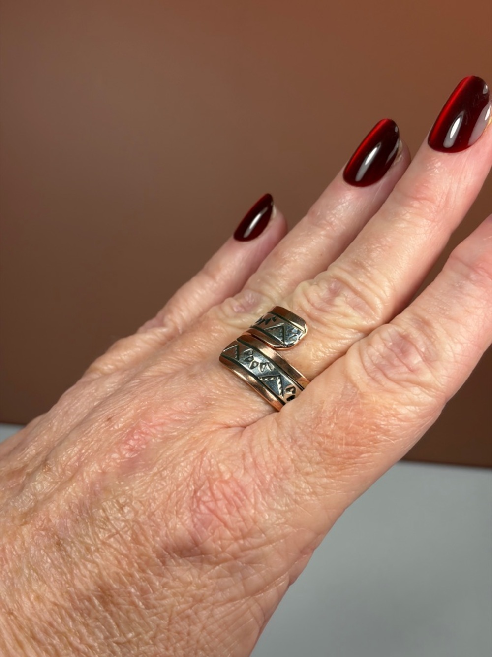 Wylie Secatero Signed Copper & 925 Sterling Silver Ring - Picture 14 of 15